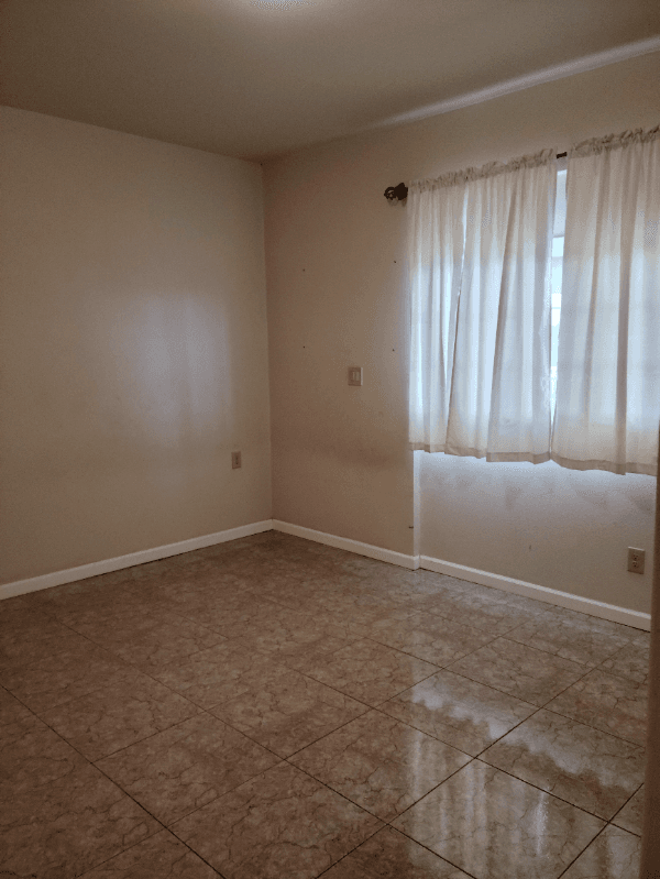 Makawao Multiplex: 155 Hiolani St