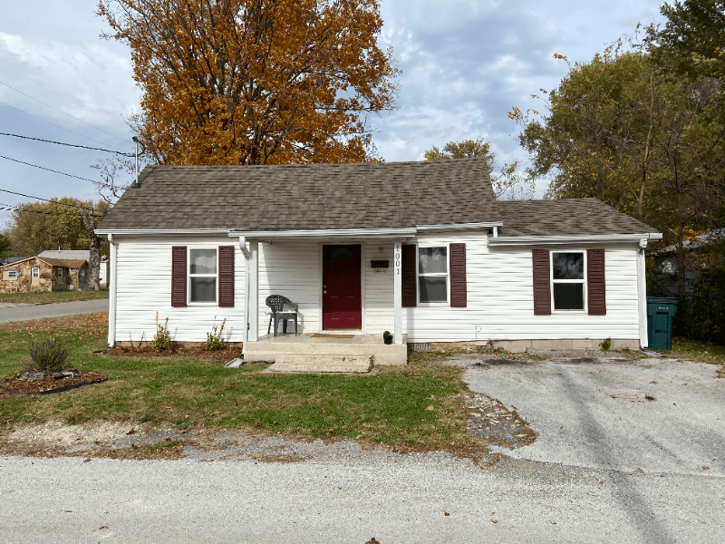 Bolivar House: 1001 E Chestnut St