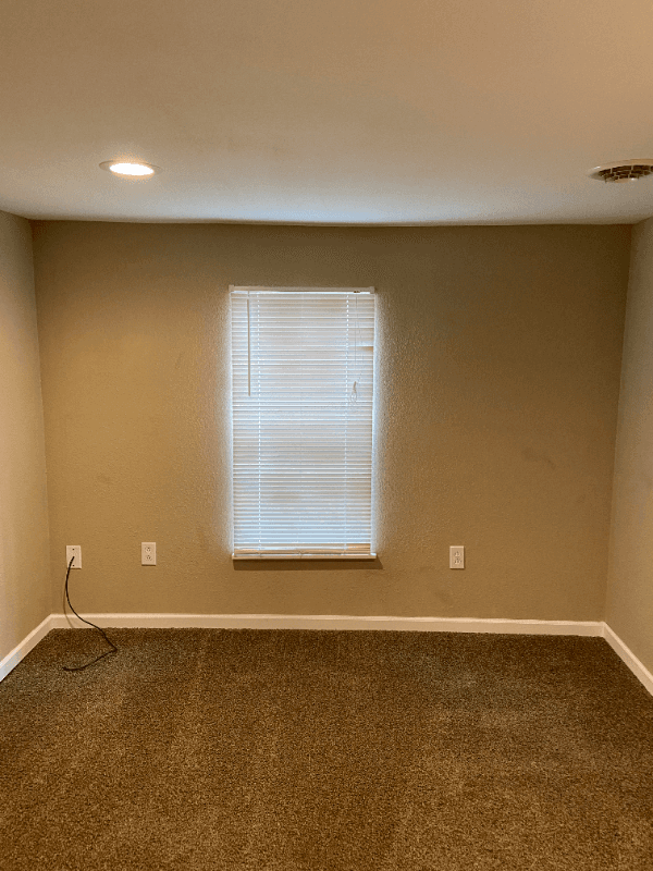 Bolivar House: 1001 E Chestnut St