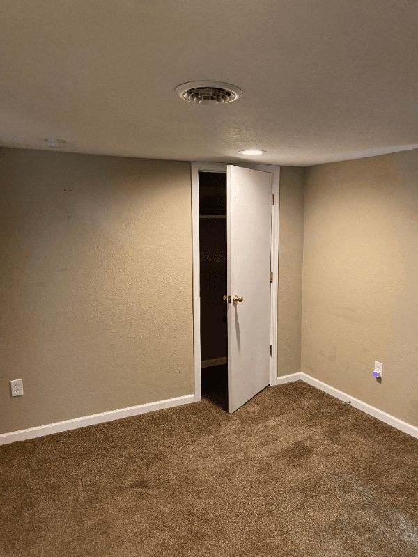 Bolivar House: 1001 E Chestnut St