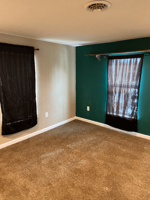 Bolivar House: 1001 E Chestnut St