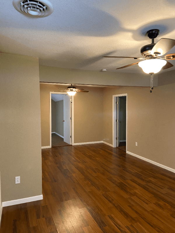 Bolivar House: 1001 E Chestnut St
