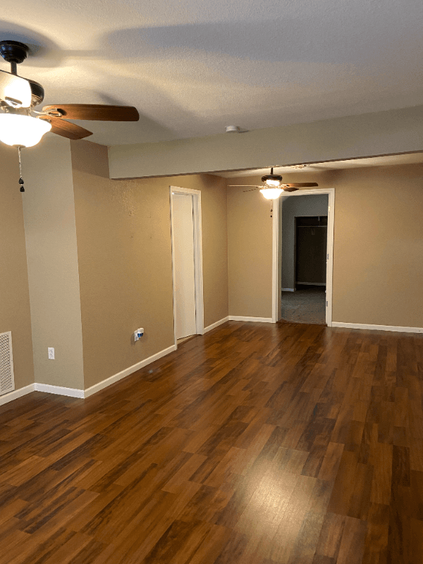 Bolivar House: 1001 E Chestnut St