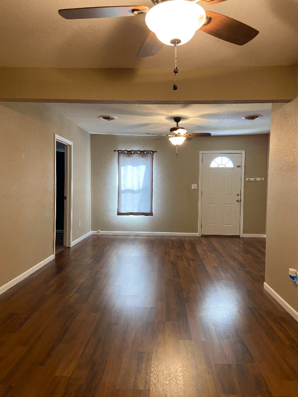 Bolivar House: 1001 E Chestnut St