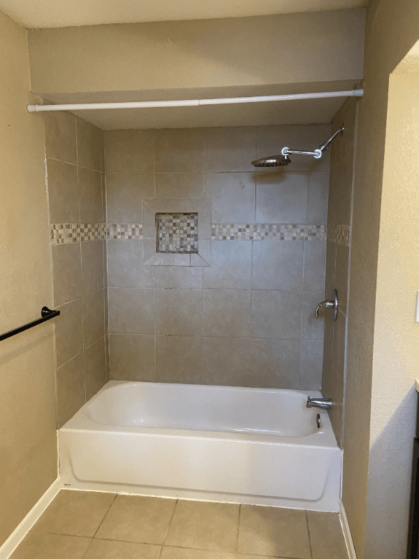 Bolivar House: 1001 E Chestnut St