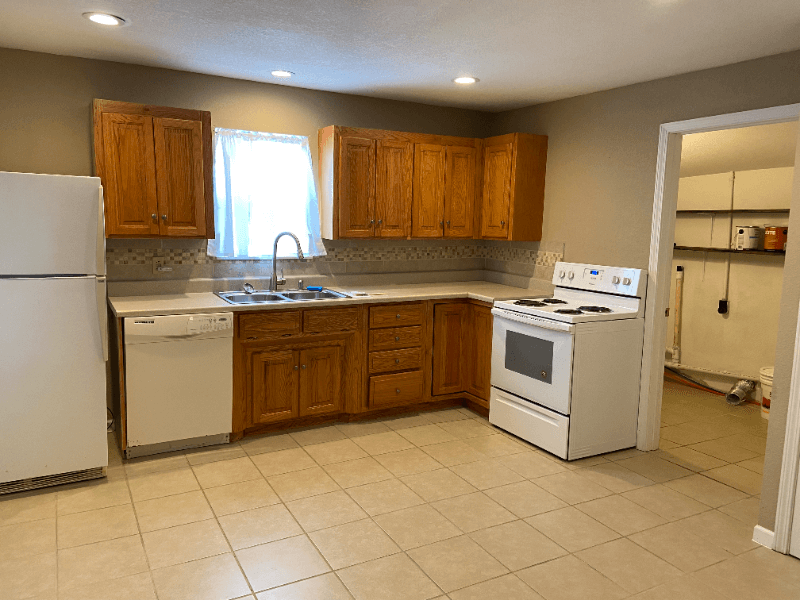 Bolivar House: 1001 E Chestnut St