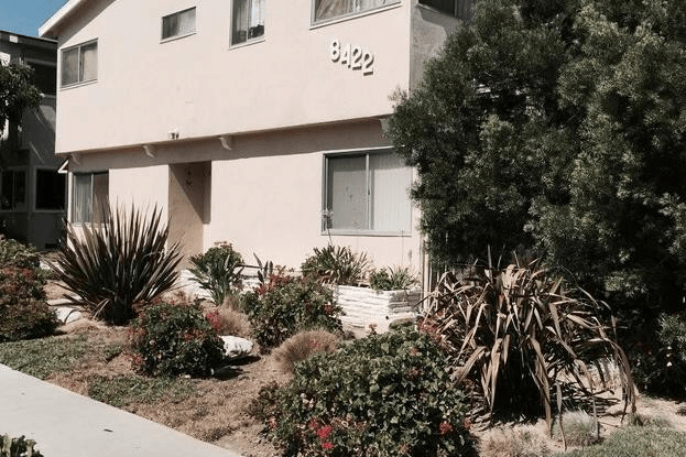 Northridge Apartment: 8400 Amigo Avenue