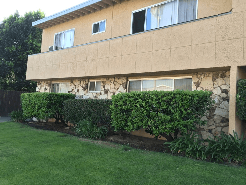 Northridge Apartment: 8343 Amigo Avenue