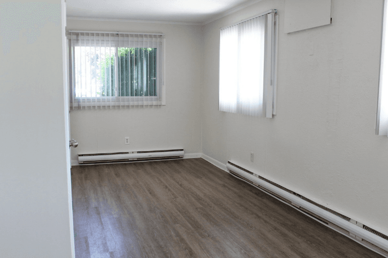 Amherst Apartment: 10 Belchertown Rd