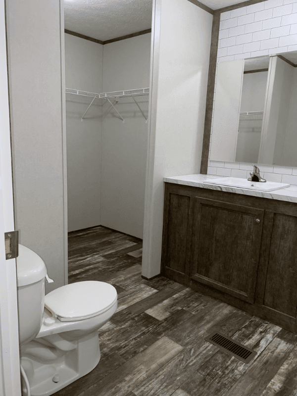 New Castle House: 2120 Spring St