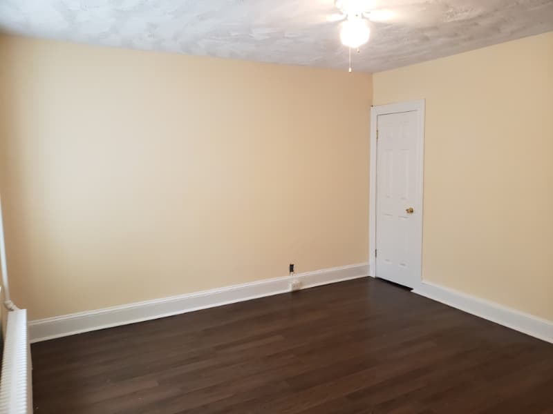 Washington Apartment: 1218 Staples St NE