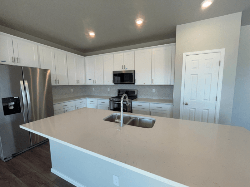 Brighton House: 817 Morning Glory Rd
