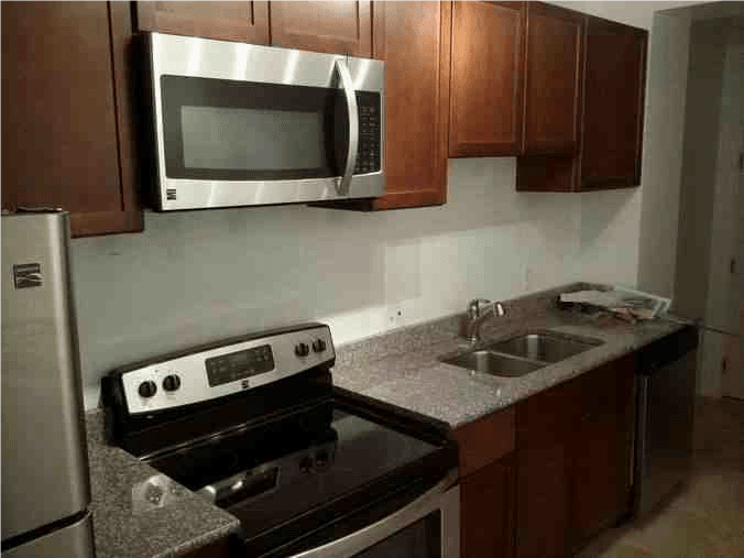 Washington Apartment: 1 Downing Pl NE,