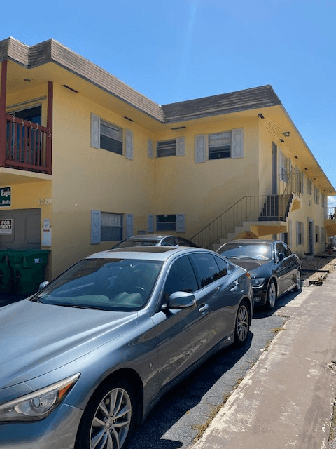 Hollywood Apartment: 1020 N 18th Ct