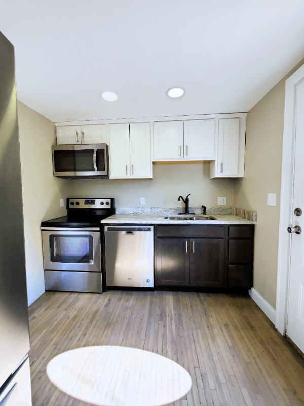 Columbus Townhome: 90 E 8th Ave