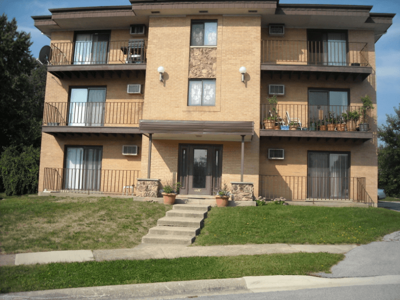 Darien Apartment: 7718 Wildwood Ct