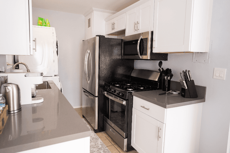 North Hollywood Apartment: 11249 Huston St