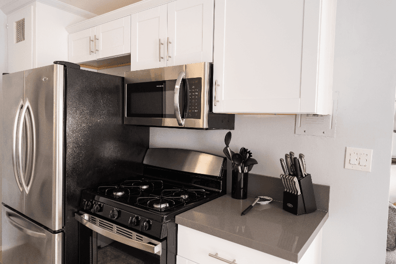 North Hollywood Apartment: 11249 Huston St