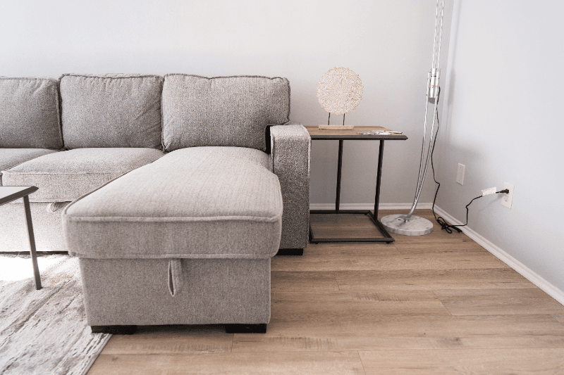 North Hollywood Apartment: 11249 Huston St
