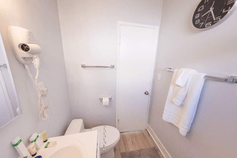 North Hollywood Apartment: 11249 Huston St