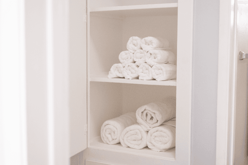 North Hollywood Apartment: 11249 Huston St