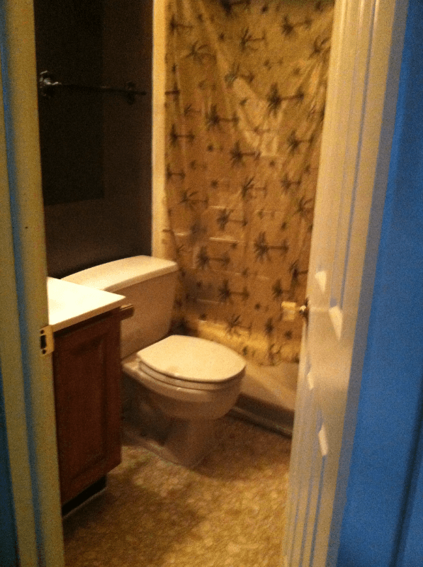East Earl Apartment: 4192 Division Hwy