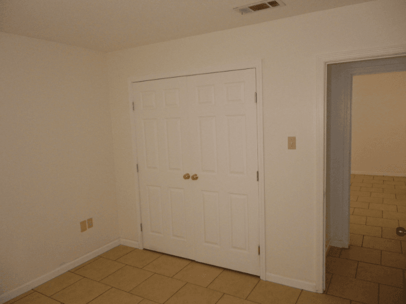 Kenner Multiplex: 2623 Acron St