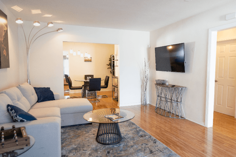 North Hollywood House: 5756 Case Ave