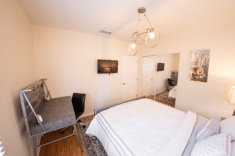 North Hollywood House: 5756 Case Ave
