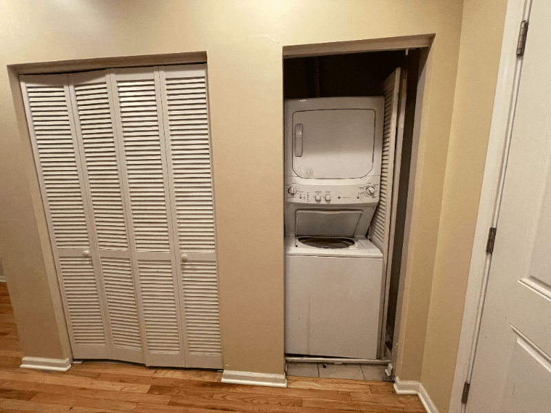 Chicago Apartment: 853 E 64th St