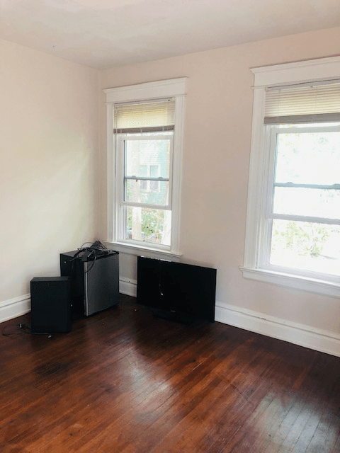 Cincinnati House: 2336 stratford ave