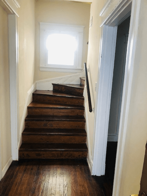 Cincinnati House: 2336 stratford ave