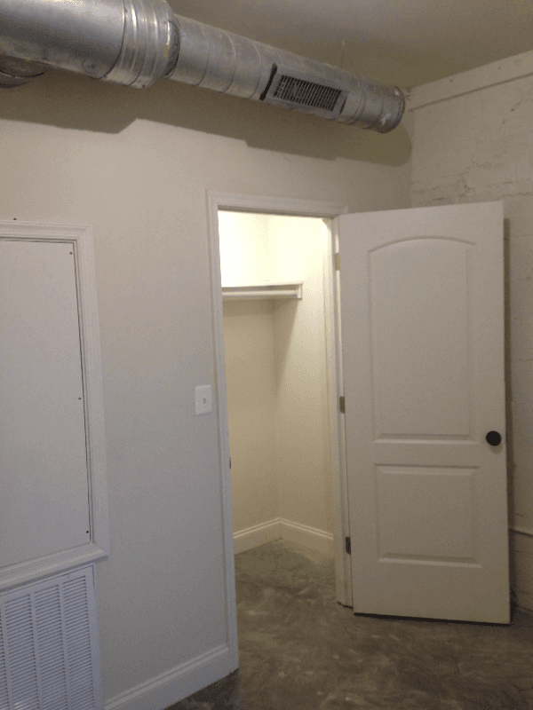 Baltimore Apartment: 124 E Trenton St