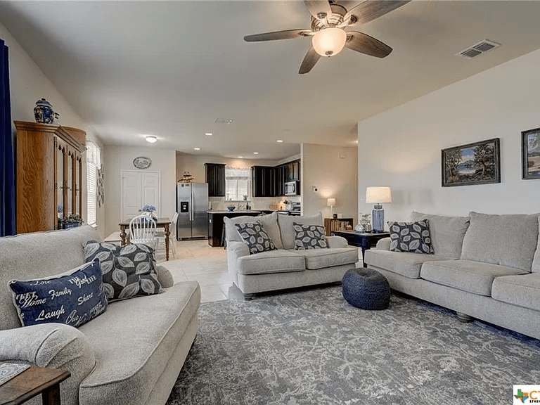 New Braunfels House: 308 Autumn Rouge