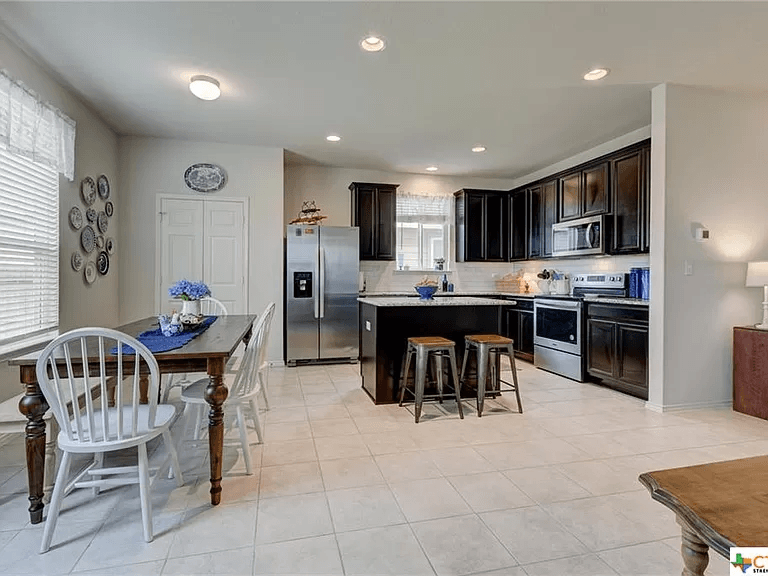 New Braunfels House: 308 Autumn Rouge