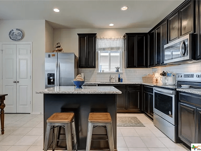 New Braunfels House: 308 Autumn Rouge