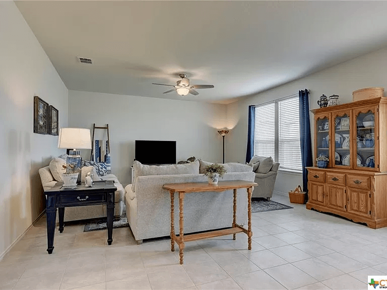 New Braunfels House: 308 Autumn Rouge