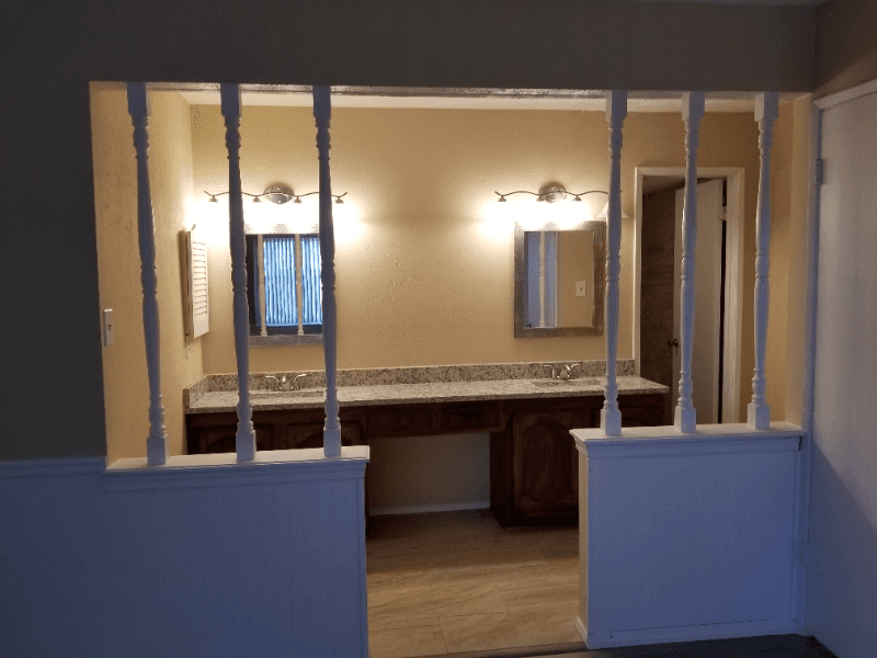 The Colony House: 5725 Baker Dr.