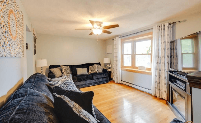 Lynn Townhome: 52 Winnepurkit Ave