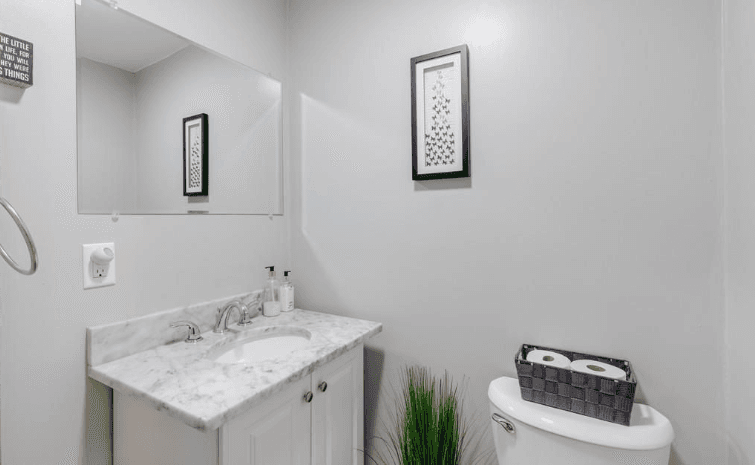 Lynn Townhome: 52 Winnepurkit Ave