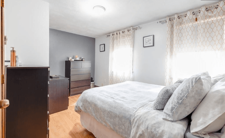 Lynn Townhome: 52 Winnepurkit Ave