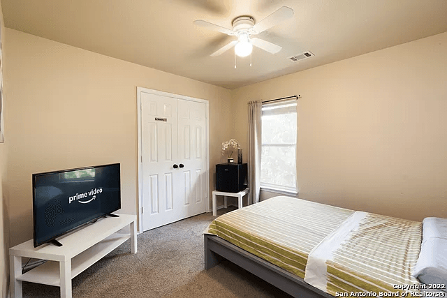 San Antonio House: 10031 Moffitt Dr