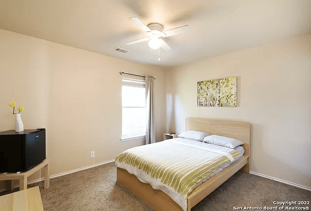San Antonio House: 10031 Moffitt Dr