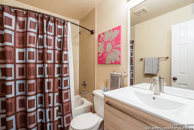 San Antonio House: 10031 Moffitt Dr