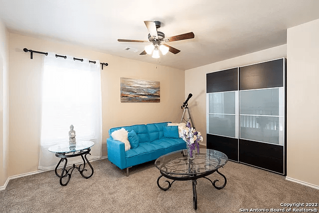 San Antonio House: 10031 Moffitt Dr