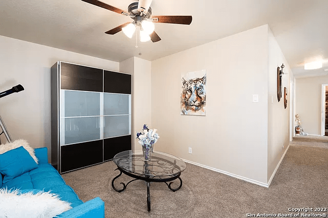 San Antonio House: 10031 Moffitt Dr