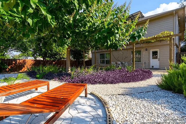 San Antonio House: 10031 Moffitt Dr