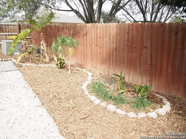 San Antonio House: 10031 Moffitt Dr