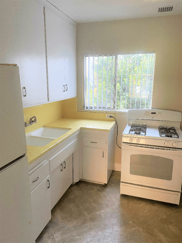 Pasadena Apartment: 170 S Chester Ave
