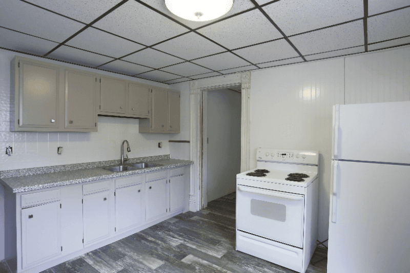 Bessemer Apartment: 411 E Longyear St